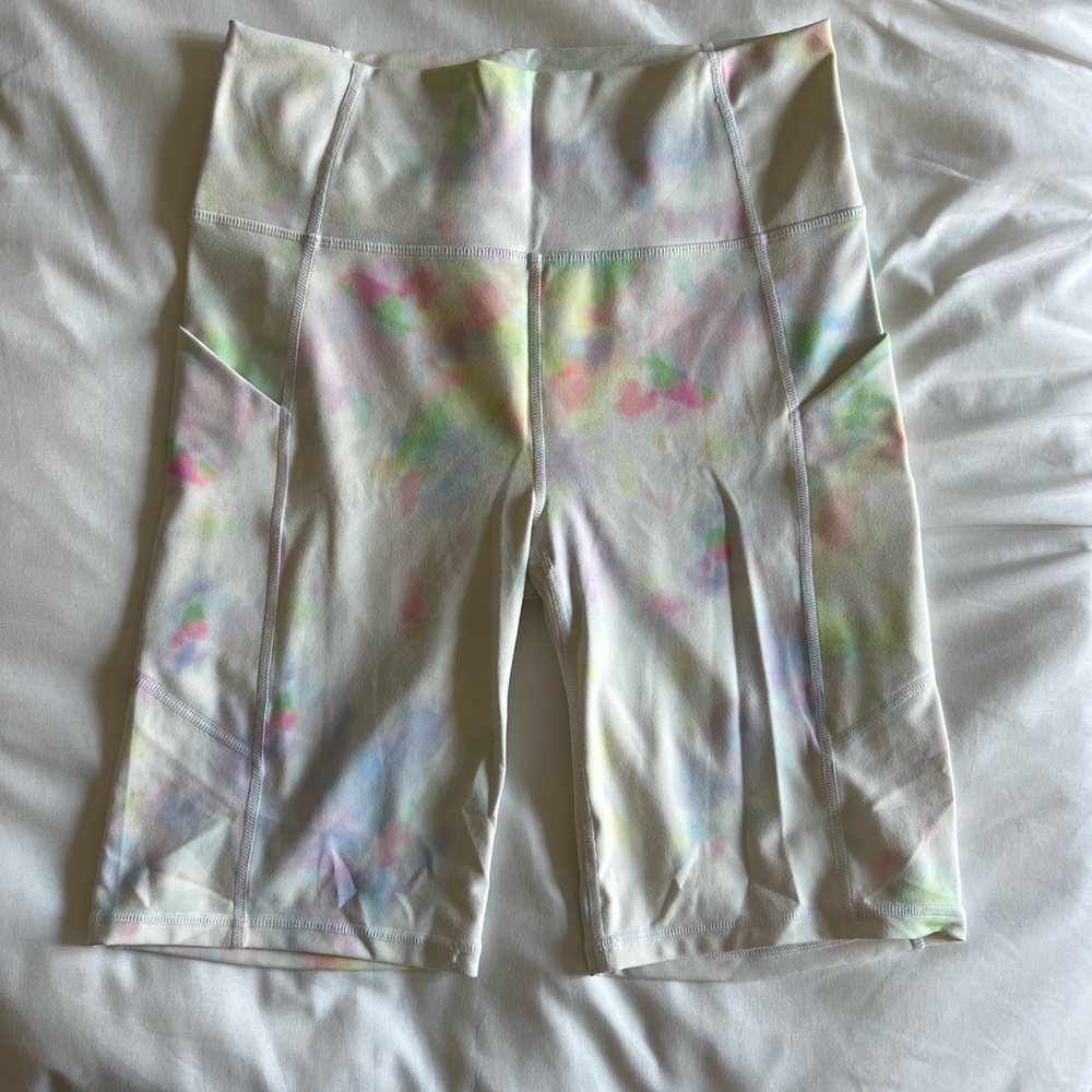 Fabletics PureLuxe Oasis High-Waist Pocket Short 9”
